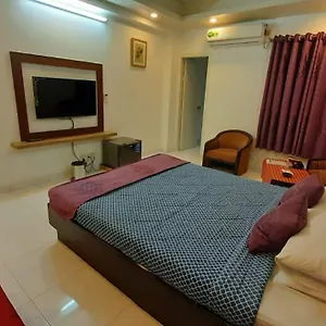 Center Point Hotel